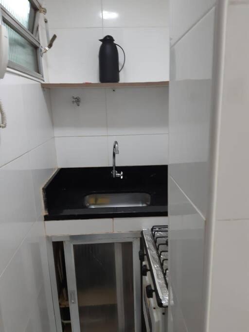 Quarto E Sala A Uma Quadra Da Praia Copacabana Posto 02 リオデジャネイロ エクステリア 写真