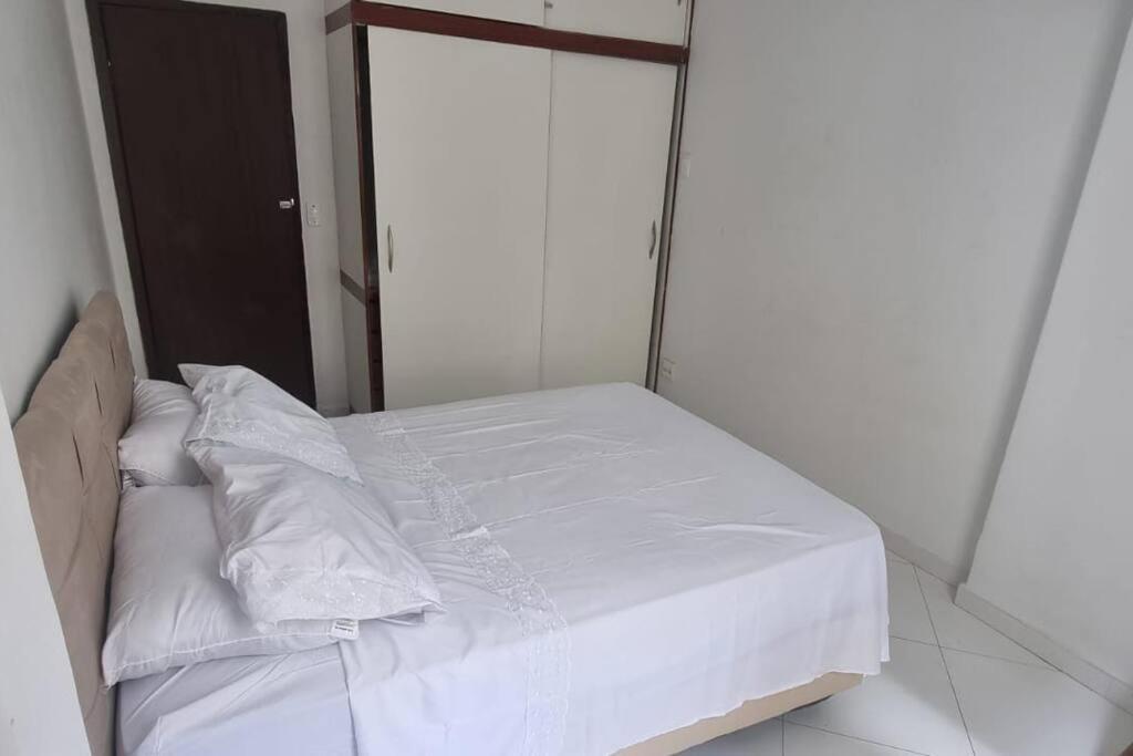 Quarto E Sala A Uma Quadra Da Praia Copacabana Posto 02 リオデジャネイロ エクステリア 写真