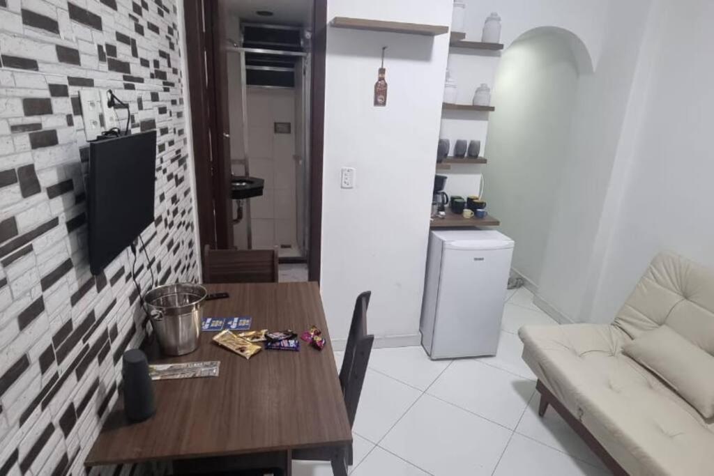 Quarto E Sala A Uma Quadra Da Praia Copacabana Posto 02 リオデジャネイロ エクステリア 写真
